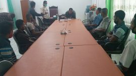 Tukang dan buruh bertemu Ketua DPRD Sikka, Selasa (28/7)