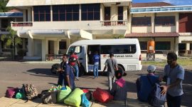 PMI asal Sikka yang dideportase dari Malaysia Timur, tiba di lokasi karantina terpusat, Sabtu (18/7) (foto: istimewa)