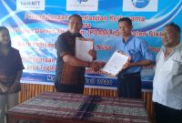 Perjanjian kerja sama penyelenggaraan layanan penerimaan pembayaran jasa tagihan air minum secara online, berlangsung di Cafe Rindu Lokaria, Kamis (23/7