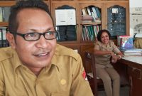 Kepala Bidang Kepegawaian BKDPSDM Sikka Henrikus Jon