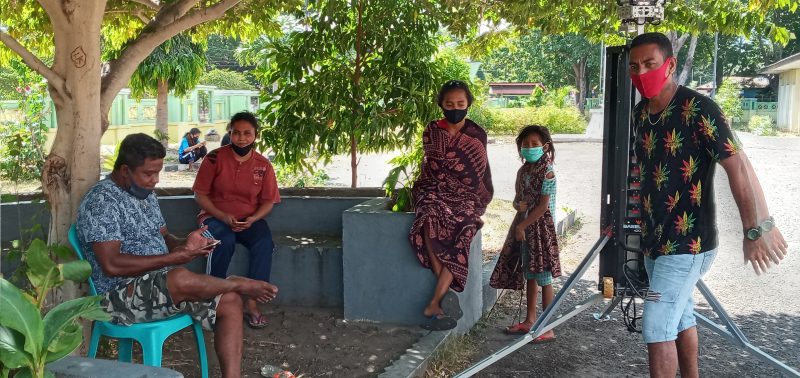 Sejumlah warga karantina di lokasi karantina terpusat di Kantor Dinas Kebudayaan dan Pariwisata Sikka, Kamis (6/8) pagi