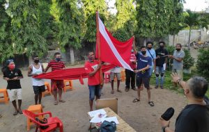 17 Penyelam dan 8 Perenang Kibarkan Merah Putih pada Lokasi Patahan Tsunami