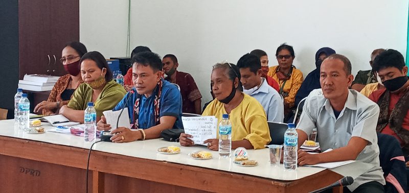 Rapat dengar pendapat antara Komisi 3 DPRD Sikka dan Dinas PKO, Kamis (27/8)