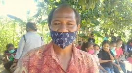 Yohanes Rafael, guru pada SMPK Watukrus Bola yang tidak mau menjalani raoid test, Sabtu (29/8), karena alasan tidak tepat waktu (foto: istimewa)