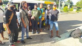 Penumpang eks Lambelu dipulangkan dari lokasi karantina terpusat ke kampung halaman masing-masing, Jumat (31/7)