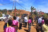 Menteri PUPR Basuki Hadimuljono di lokasi Bendungan Napung Gete, Rabu (5/8) (foto: istimewa