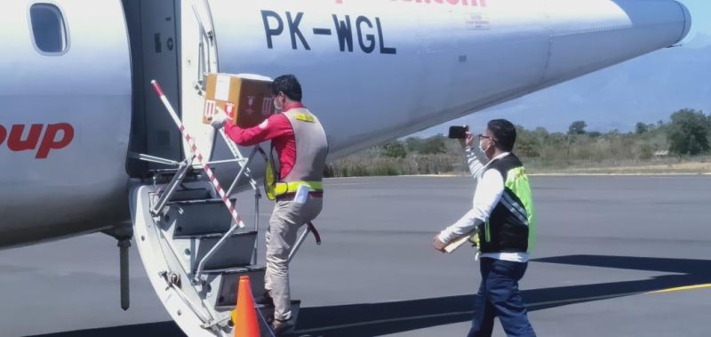 Pengiriman 28 sampel swab dari Kabupaten Sikka, Senin (31/8) (foto: istimewa)