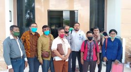 Para advokat yang tergabung dalam Tim Advokasi Hukum dan Kemanusiaan