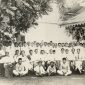 28 Oktober 1928 di halaman depan Gedung IC, Jl. Kramat 106, Jakarta. Tampak duduk dari kiri ke kanan antara lain (Prof.) Mr. Sunario, (Dr.) Sumarsono, (Dr.) Sapuan Saatrosatomo, (Dr.) Zakar, Antapermana, (Prof. Drs.) Moh. Sigit, (Dr.) Muljotarun, Mardani, Suprodjo, (Dr.) Siwy, (Dr.) Sudjito, (Dr.) Maluhollo. Berdiri dari kiri ke kanan antara lain (Prof. Mr.) Muh. Yamin, (Dr.) Suwondo (Tasikmalaya), (Prof. Dr.) Abu Hanafiah, Amilius, (Dr.) Mursito, (Mr.) Tamzil, (Dr.) Suparto, (Dr.) Malzar, (Dr.) M. Agus, (Mr.) Zainal Abidin, Sugito, (Dr.) H. Moh. Mahjudin, (Dr.) Santoso, Adang Kadarusman, (Dr.) Sulaiman, Siregar, (Prof. Dr.) Sudiono Pusponegoro, (Dr.) Suhardi Hardjolukito, (Dr.) Pangaribuan Siregar dan lain-lain (foto: istimewa)