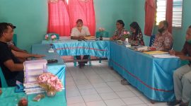 Keluarga VDW melaporkan dugaan perbuatan amoral Kepala Desa Nita, Senin (5/10)