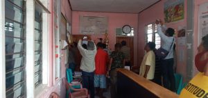 Kapolsek Nita Gagalkan Rencana Warga Segel Ruang Kerja Kades