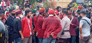 Mahasiswa Kecewa dengan Sikap Ketua DPRD Sikka
