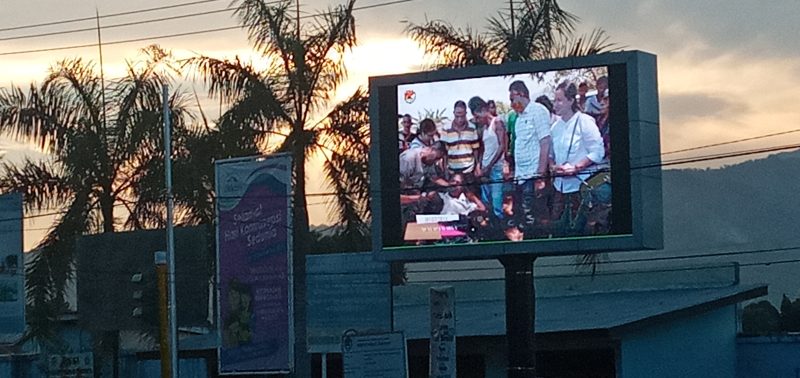 Videotron di Jalan Gajah Mada Maumere