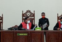 Suasana sidang lanjutan kasus pemerkoaaan anak di bawah umur di Pengadilan Negeri Maumere, Selasa (3/11)