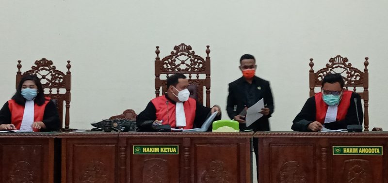Suasana sidang lanjutan kasus pemerkoaaan anak di bawah umur di Pengadilan Negeri Maumere, Selasa (3/11)