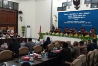 Suasana ruangan paripurna DPRD Sikka, Jumat (20/11) malam