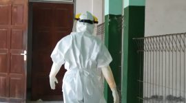 Tenaga kesehatan di RSUD TC Hillers beberapa waktu lalu (foto: istimewa)