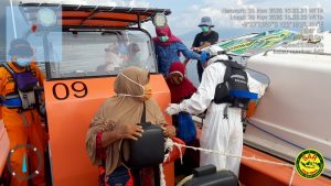 Speed Puskesmas Teluk Mati Mesin di Tengah Laut