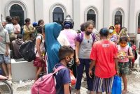 Para pengungsi Gunung Api Ile Lewotolok (foto: istimewa)
