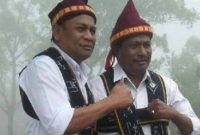 Paket Hebat, Helmut Waso dan Yohanes Tay Ruba