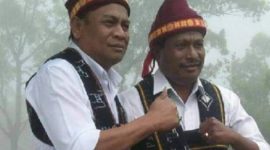 Paket Hebat, Helmut Waso dan Yohanes Tay Ruba