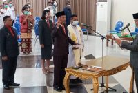 Bupati Sikka melantik Adrianus Firminus Parera sebagai Sekda Sikka di Gedung SCC, Rabu (23/12)