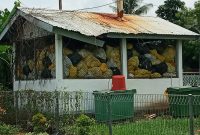 Tumpukan sampah medis di RSUD TC Hillers Maumere, Selasa (9/2) 