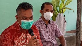 Bupati Sikka Fransiskus Roberto Diogo didampingi Sekda Sikka Adrianus Firminus Parera
