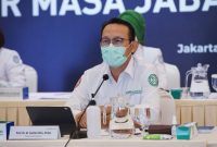 Direktur Utama BPJS Kesehatan Fachmi Idris sedang memberikan konperensi pers secara virtual, Senin (8/2)