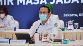 Direktur Utama BPJS Kesehatan Fachmi Idris sedang memberikan konperensi pers secara virtual, Senin (8/2)