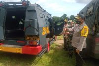 Kapolda NTT memeriksa kendaraan  pengamanan kunjungan Presiden RI (foto: istimewa)