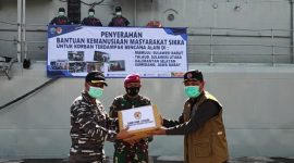 Penyerahan bantuan kepada korban bencana alam, Rabu (17/2) (foto: istimewa)