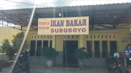 Warung Suroboyo di Jalan Gajah Mada Kelurahan Madawat