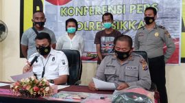 Kasat Reskrim Polres Sikka Iptu Wahyu Agha Ari Setyan sedang memberikan keterangan pers