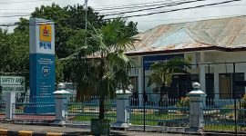 Kantor PT PLN (Persero) Flores Bagian Timur di Jalan Gajah Mada Maumere