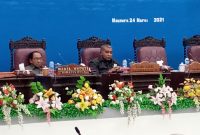 Wakil Bupati Sikka Romanus Woga yang juga adalah Ketua Nasdem Sikka menghadiri paripurna pemandangan umum fraksi, Rabu (24/3) malam