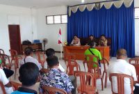 Suasana pertemuan di Kantor Kecamatan Palue terkait Aliran Gisi, Jumat (19/3) (foto: istimewa)