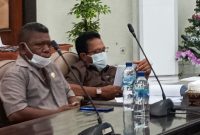 Ketua Fraksi Partai Nasdem Alex Agatho bersama Sekretaris Petrus da Silva saat rapat anggaran beberapa waktu lalu