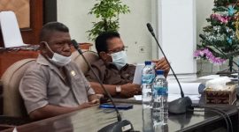 Ketua Fraksi Partai Nasdem Alex Agatho bersama Sekretaris Petrus da Silva saat rapat anggaran beberapa waktu lalu