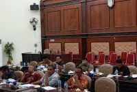 Sejumlah anggota DPRD Sikka mengikuti RDP bersama Bagian Umum Setda Sikka, Senin (12/4)