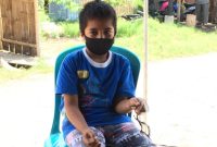 Pedro sedang santai bercerita kepada wartawan, Senin (19/4)