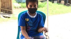 Pedro sedang santai bercerita kepada wartawan, Senin (19/4)