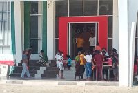 Suasana warga karantina di Gedung SCC