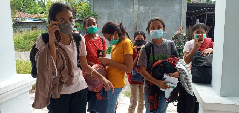 Pelajar SMAK John Paul berada di lokasi karantina terpusat, Senin (26/4)