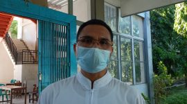 Kepala SMAK Seminari BSB Maumere RD Raymundus Minggu