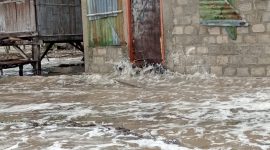 Banjir rob di Desa Kojagete, Jumat (2/4) (foto: istimewa)