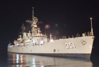 KRI 351 Ahmad Yani tiba di Pelabuhan Laurens Say Maumere