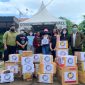 Alumni Smater Angkatan 11 pose bersama sebelum menyerahkan 21 koli bantuan bencana, Kamis (8/4) (foto: istimewa)