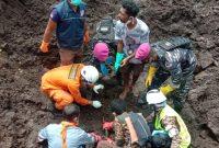 Operasi Tim SAR Gabungan di Desa Waimatan Kecamatan Ile Ape Timur (foto: istimewa)
