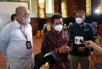 Dirut BPJS Kesehatan Ali Ghufron Mukti (tengah) dalam acara Kick Off Pengelolaan Program JKN yang Transparan dan Akuntabel Melalui Penguatan Kapabilitas Verifikator, Kamis (22/4) (foto: istimewa)